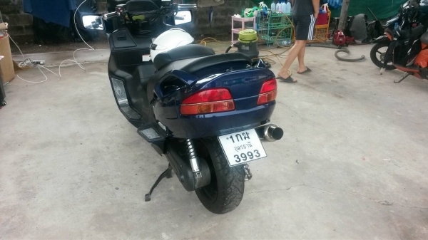 SUZUKI Sky Wave 650cc.