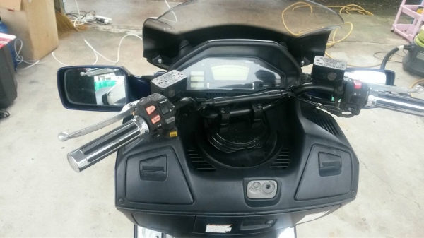 SUZUKI Sky Wave 650cc.