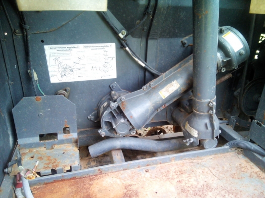 47000บาทลดสุดๆไปครับรถเกี่ยวนวดข้าวนั่งขับ คูโบต้า จอยคอม SR-J3 พร้อมใช้ราคาถูก