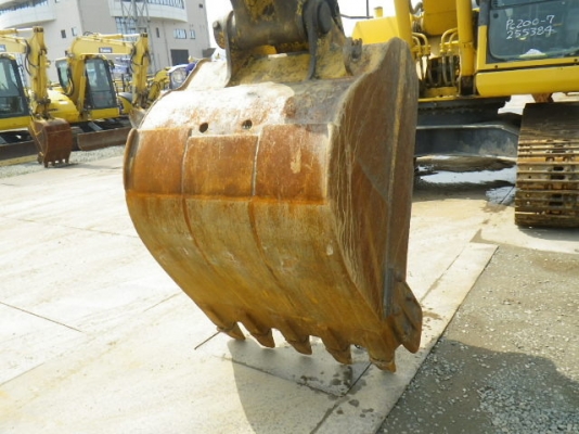 PC200-7 จากญี่ปุ่นแท้ๆ 7,XXX ชม. จองด่วน ! PC200-7 จากญี่ปุ่นแท้ๆ 7,XXX ชม. จองด่วน !