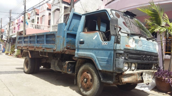 หกล้อโตโยต้า ไดน่า BU87-115 ดั้ม5คิว สภาพพร้อมใช้งาน เครืองดีขับกลับบ้านได้เลย แคชชีสวยจัด ทะเบียนขาด3ปี เล่มชุดโอนพร้อมโอน