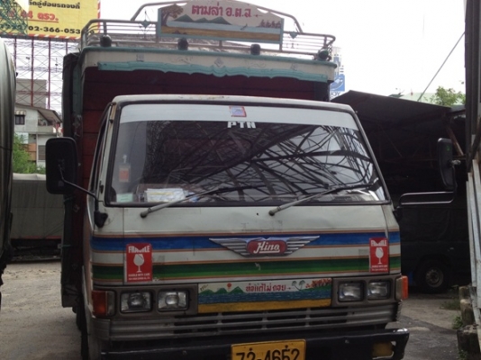 ต้องการขายรถบรรทุก 6 ล้อ HINO KM779  117แรงม้า ความยาว 5.5เมตร