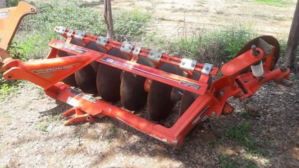 ขายผาน6x22 เฮฟวี่พลัส ตราช้างสภาพสวยเหมือนใหม่ ราคา 28,000 บาท 087-2016577