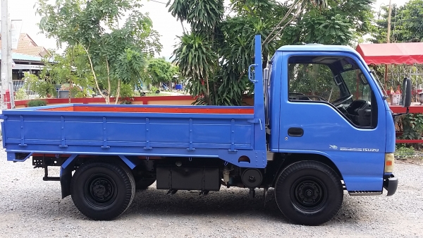 ขาย NKR 4 ล้อ100 แรง ปี47 รถห้าง