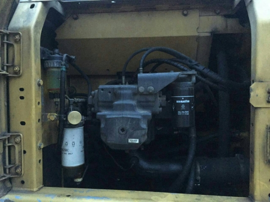 ขายรถแบคโฮ KOMATSU PC200-8 เอกสารอินวอย 10000 ชม.ราคา 1500000