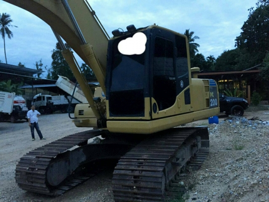 ขายรถแบคโฮ KOMATSU PC200-8 เอกสารอินวอย 10000 ชม.ราคา 1500000