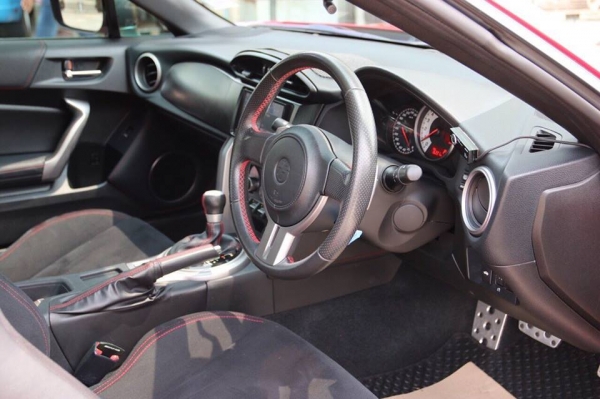 PROMOTION️ เดือนแห่งวันแม่ เดือนนี้ใครพาคุณแม่ มาแล้วห้อมแก้มถ่ายรูปคู่รถรับไปเลย ป้ายทะเบียนประมูล มูลค่า 19,999 ไปเลย ฟรี️ TOYOTA FT-86 ปี2012 มือเดียวออกห้าง เกียร์Auto ตัวTOP สุด