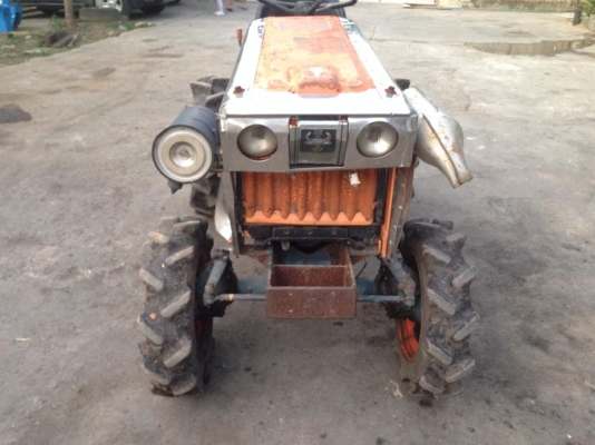 ขายรถไถขนาดเล็กเครื่องคูโบต้า3สูบ ขับ4X4 แรงดีครับ 18-20 แรงแหละครับ เครื่องคูโบต้าB6001 ขาย 42000 บาทครับ