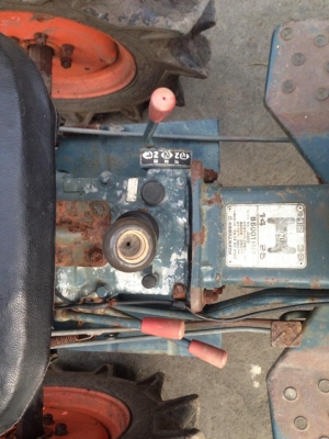 ขายรถไถขนาดเล็กเครื่องคูโบต้า3สูบ ขับ4X4 แรงดีครับ 18-20 แรงแหละครับ เครื่องคูโบต้าB6001 ขาย 42000 บาทครับ