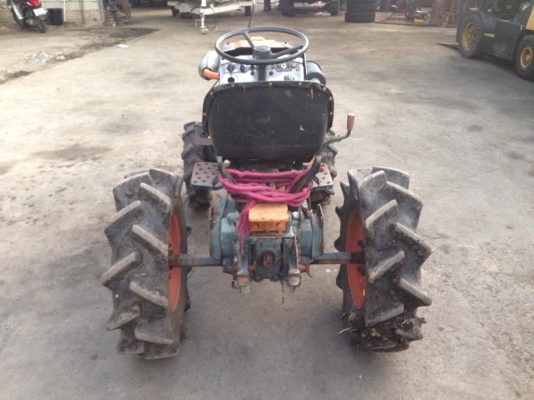 ขายรถไถขนาดเล็กเครื่องคูโบต้า3สูบ ขับ4X4 แรงดีครับ 18-20 แรงแหละครับ เครื่องคูโบต้าB6001 ขาย 42000 บาทครับ