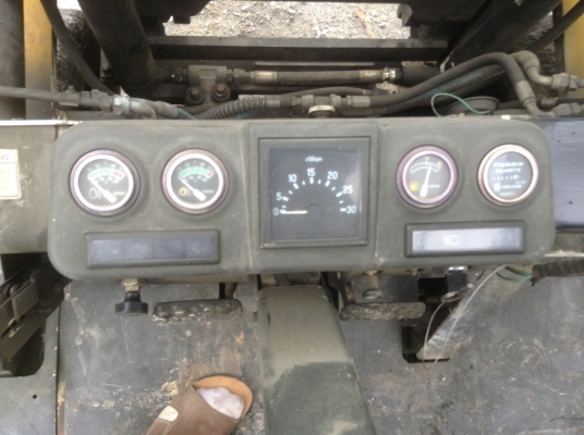 ขายรถยก 8 ตัน KOMATSU FD 80 เสายกสูง แผงงาตักตู้ได้