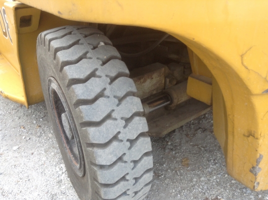 ขายรถยก 8 ตัน KOMATSU FD 80 เสายกสูง แผงงาตักตู้ได้