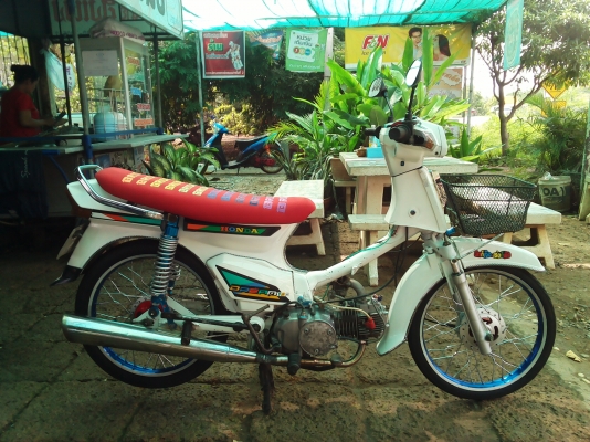 ขายดรีม คุรุ เครื่องไลฟาน125 ฝาเวฟ (มีเล่มทะเบียน) รถพร้อมใช้งาน ค่าตัว 8500 บาท สนใจโทร 089-8054390 โอ๋ อยู่จังหวัด ลพบุรี