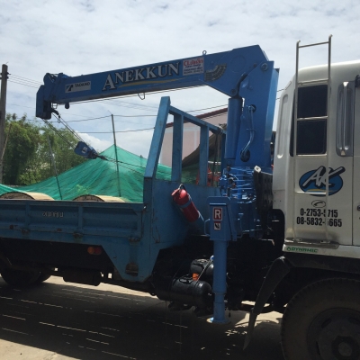 ขายรถหกล้อติดเครน  5 ตัน 4ท่อน  สภาพพร้อมใช้