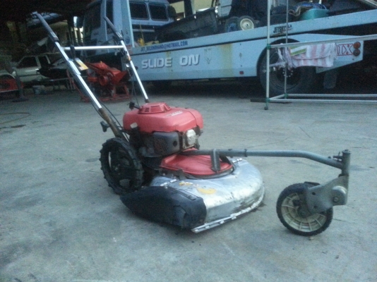 ขายรถตัดหญ้าแบบเดินตาม Honda Um2160  ราคาพิเศษ