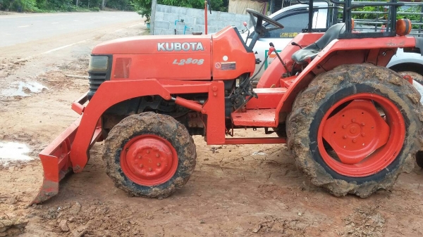 ขายรถไถคูโบต้า 2808 พร้อมใบดัน ผาน