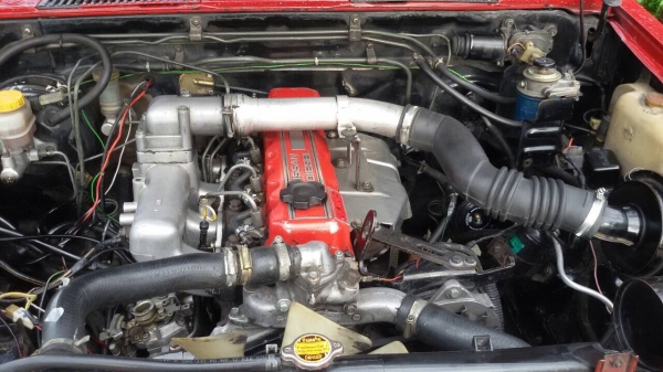 ขายเครื่องนิสสัน(ฝาเเดง)ดีเซล2.5 30000 บาท ขายเครื่องอีซูสุ(มังกร)ดีเซล2.5 20000 บาท สนใจติดต่อ0835680069