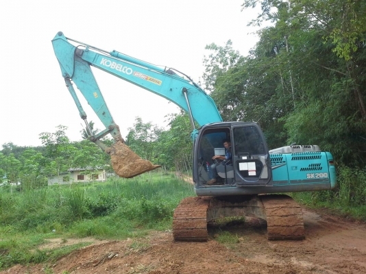 ขายรถแบคโฮ KOBELCO SK200-8 YN12 super เอกสารอินวอย ไมล์ 6173 ชม.ราคา 2300000