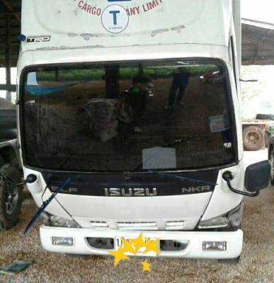 สีล้อ อีซูชุ NKR100โบว์ปี49หัางแทั ป้ายเล็กไม่ติดวลา สภาพดีสวยเดิมทั้งคัน ล่างใหญ่เพาลอย พร้อมใช้งาน ทะเบียนพร้อมโอน