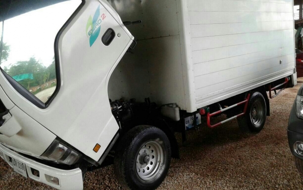 สีล้อ อีซูชุ NKR100โบว์ปี49หัางแทั ป้ายเล็กไม่ติดวลา สภาพดีสวยเดิมทั้งคัน ล่างใหญ่เพาลอย พร้อมใช้งาน ทะเบียนพร้อมโอน