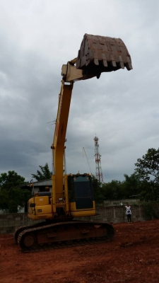 ขายKOMATSU PC200-8 1XXXh สภาพสวยพร้อมใช้ติดต่อได้ที่คุณ อ๊อฟ พิจิตร 086-737-9991