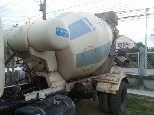 ขายรถโม่ปูน หกล้อ ยาง 900 ff 3 h รถสวยครับ  เอกสานเล่มทะเบียนพร้อม