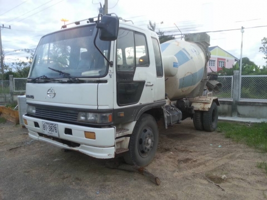 ขายรถโม่ปูน หกล้อ ยาง 900 ff 3 h รถสวยครับ  เอกสานเล่มทะเบียนพร้อม