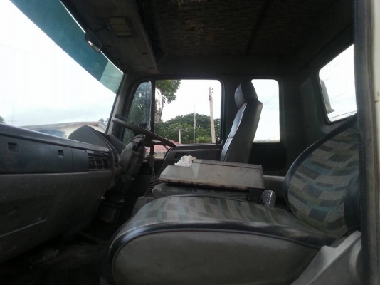 ขายรถโม่ปูน หกล้อ ยาง 900 ff 3 h รถสวยครับ  เอกสานเล่มทะเบียนพร้อม