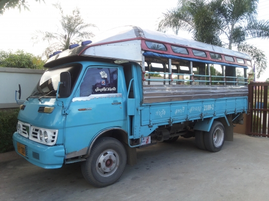 ขายรถโดยสาร อีซูซุEIFเครื่อง100แรงครับ.