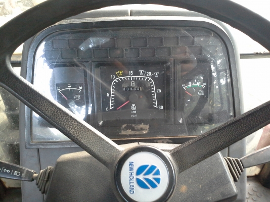 ขายรถไถฟอดร์ 7740 สองเพาคานนิวฮอแลนเกียรธรรมดา 12&times;12แอเย็นฉำดันหน้าหางสาม KHL เล่มทะเบืยนพร้อมใช้