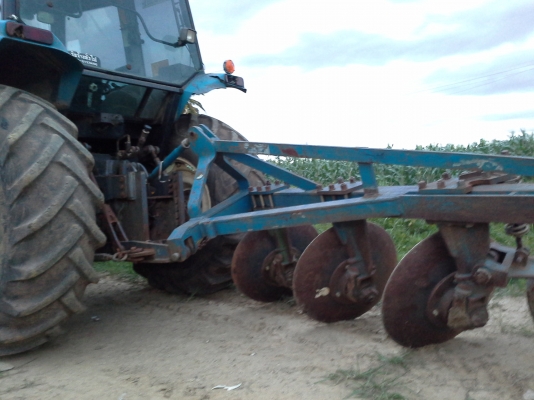 ขายรถไถฟอดร์ 7740 สองเพาคานนิวฮอแลนเกียรธรรมดา 12&times;12แอเย็นฉำดันหน้าหางสาม KHL เล่มทะเบืยนพร้อมใช้