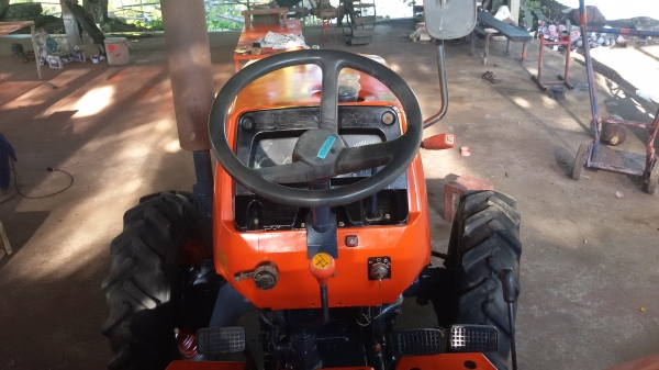 ขายรถไถL3408ตัวปล่าวพร้อมใช้งานเครื่องดีเกียร์ดี ราคา155000บาท สนใจโทร 0813655997 อำพร พาเจริญ ราคานี้ยังต่อลองได้อีกนะครับ เครื่องอยู่วังบัว อ คลองขลุง จ กำแพงเพชร .