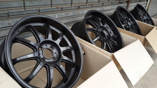 ขอบ 17 4รู100 แม็กเปล่าไม่มียาง สภาพสวยๆ