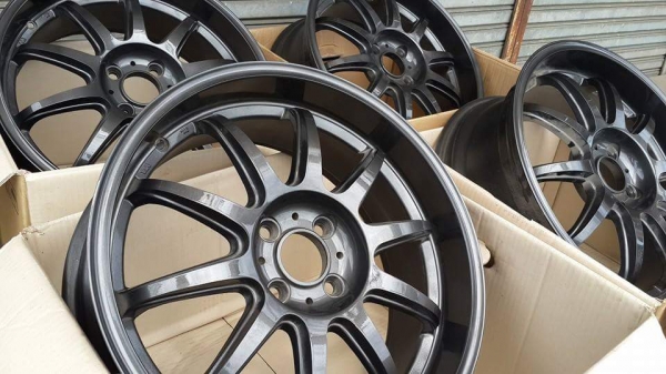 ขอบ 17 4รู100 แม็กเปล่าไม่มียาง สภาพสวยๆ