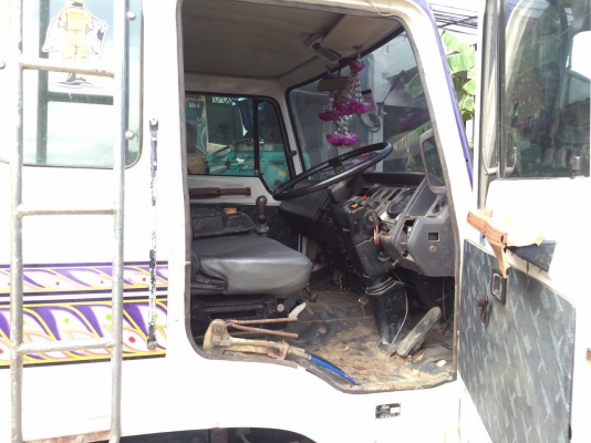 หกล้อ HINO รถปะกอบเครื่องEH700 เบรกชิฟี่ ยางดี แอร์เย็น คัดซีสวยมาก