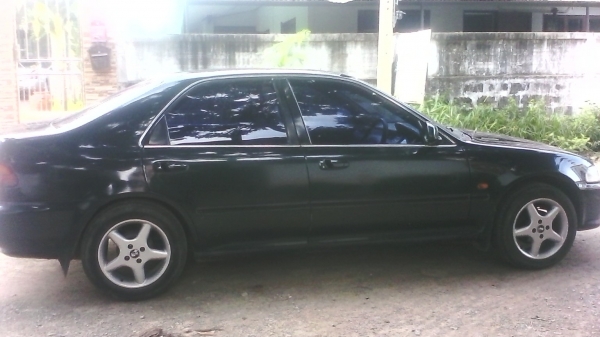 ขายด่วน civic 1.6 ปี37 ทะเบียนพร้อมโอน