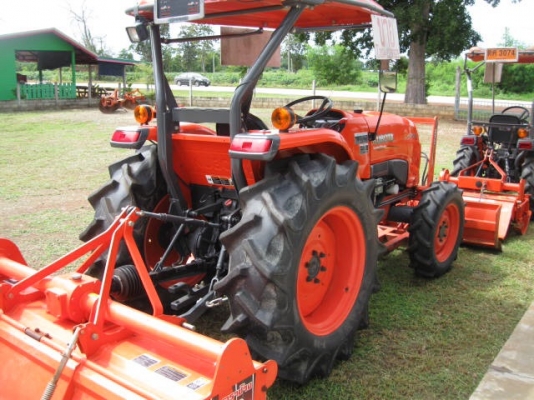 ขายรถไถคูโบต้า L4708  ราคา 530,000 บาท.100\%, มีเล่มทะเบียนพร้อมโอน