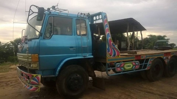 ขายเทรลเลอร์2เพลา เครื่อง168แรง EH700 พ.เพาเวอร์ เบรกทิฟฟี่ ภายในสวย หางใหญ่ขึ้นPC200ได้สบาย สภาพพร้อมใช้งาน เอกสารพร้อมโอน สนใจโทร 090-8588220คุณนะ 093-3258446คุณบิว ID:narong498 หรือเข้าดูสินค้าอื่นๆได้ที่ www.truck.in.th/498 หรือเพจFacebook ณรงค์ ซื้อข