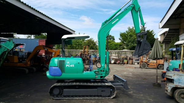 ขาย รถขุด KOMATSU รุ่น PC45-1- มือสองญี่ปุ่น แทร็กเหล็ก สวย สลักแน่น ทั้งคัน ไม่มีหลวม 100\% ปั้มนิ้วแท้ๆ แรงดีมาก สวยพร้อมใช้งาน มือถือ/LINE ID : 0818753444