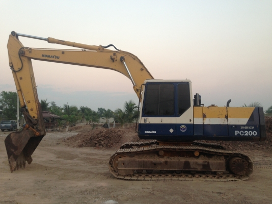 ขาย KOMATSU PC200-5 สภาพสวยเดิมๆคอนโทรนสั้นครับ สนใจติดต่อโดยตรง 081-4283210