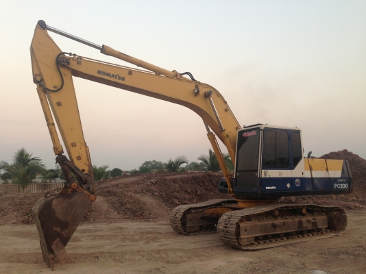 ขาย KOMATSU PC200-5 สภาพสวยเดิมๆคอนโทรนสั้นครับ สนใจติดต่อโดยตรง 081-4283210