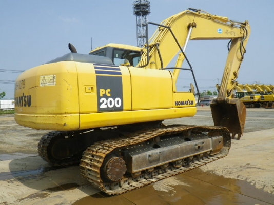 PC200-7 จากญี่ปุ่นแท้ๆ 7,XXX ชม. จองด่วน ! PC200-7 จากญี่ปุ่นแท้ๆ 7,XXX ชม. จองด่วน !