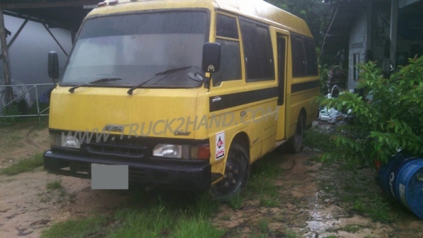 รถบัสรับส่งนักเรียน  รุ่น AM815  แชชซี KN2F เครื่อง 110HP