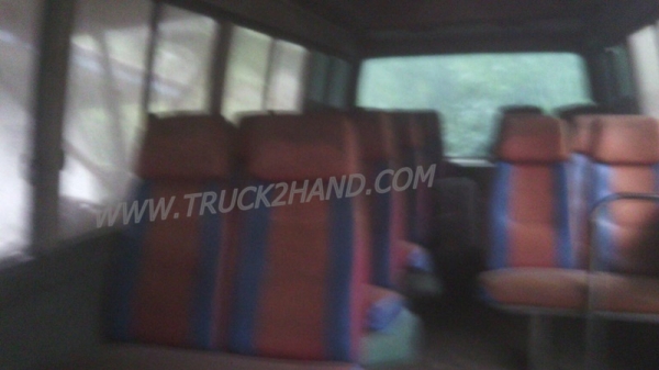 รถบัสรับส่งนักเรียน  รุ่น AM815  แชชซี KN2F เครื่อง 110HP