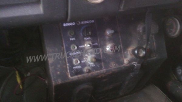 รถบัสรับส่งนักเรียน  รุ่น AM815  แชชซี KN2F เครื่อง 110HP