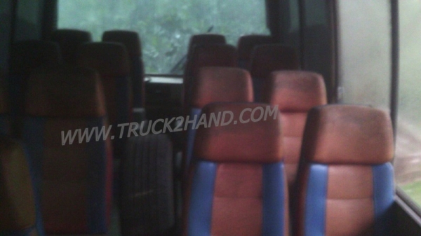 รถบัสรับส่งนักเรียน  รุ่น AM815  แชชซี KN2F เครื่อง 110HP