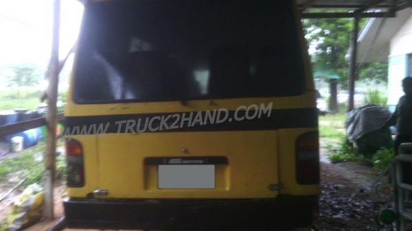 รถบัสรับส่งนักเรียน  รุ่น AM815  แชชซี KN2F เครื่อง 110HP