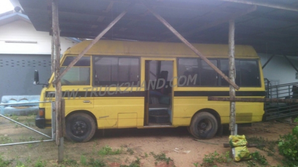 รถบัสรับส่งนักเรียน  รุ่น AM815  แชชซี KN2F เครื่อง 110HP