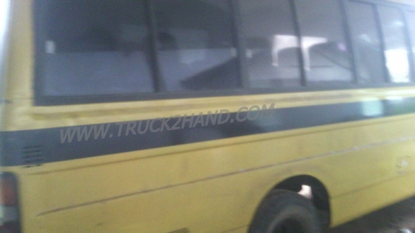 รถบัสรับส่งนักเรียน  รุ่น AM815  แชชซี KN2F เครื่อง 110HP