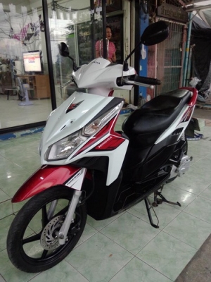 Honda Click 110i ตัวท็อปคอทบายเบรค (ล้อแม็ก) สวยๆพร้อมเล่ม